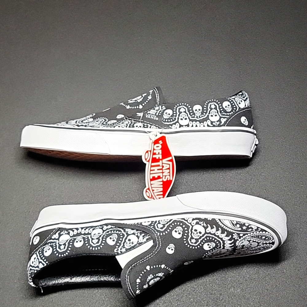 Vans Bandana Skull Classic Slip-On Shoes Women's  8.5 LAST ONE LEFT!!! - Picture 7 of 11